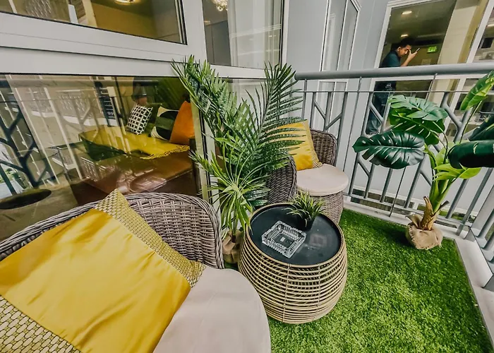 Spacious & Luxury 4br Across Okada And Solaire Apartamento